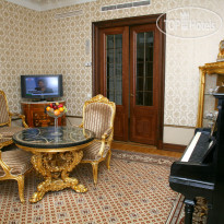 Метрополь Люкс-апартаменты Deluxe Suite