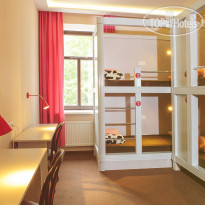 Привет Хостел место в семиместном номере