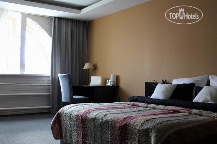Photos October Riverside Inn (закрыт)