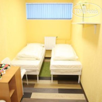 De-Hostel