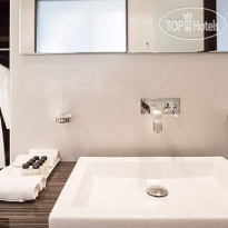 Plus 1 Hotel