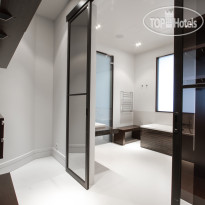 Plus 1 Hotel