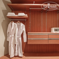 Plus 1 Hotel