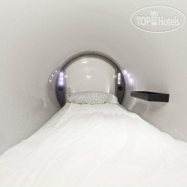 Molotoff Capsule Hotel Просторная капсула со всем нео