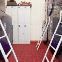 Molotoff Capsule Hotel Общая комната с капсулами