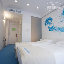 Starboard Side Hotel 