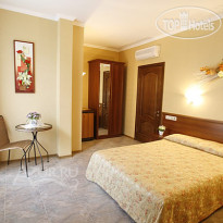 Dreamland Hotel