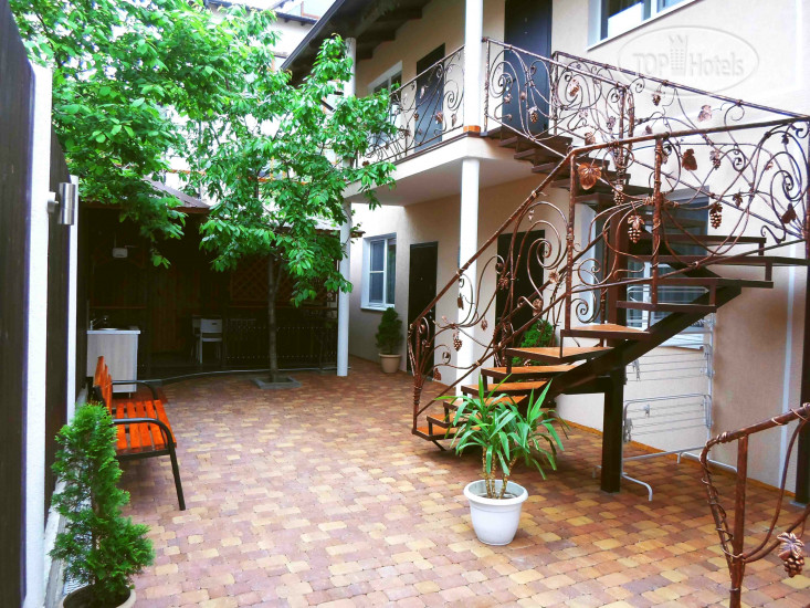 Новые добавленные фото туристов На Фрунзе 4*