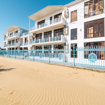 White sand 