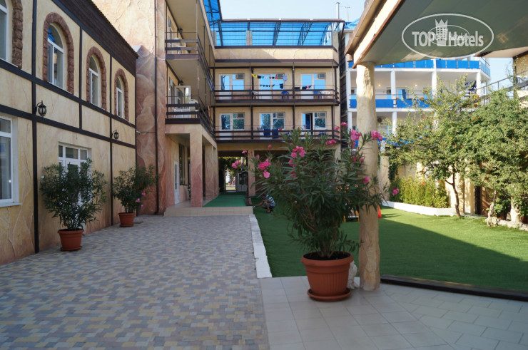 Скала Отель