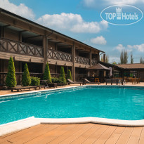В отеле работает 4 бассейна  в Hotel Zhuravly 4*