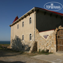 Форт Апатур Тамань Вид на вход и главный корпус г