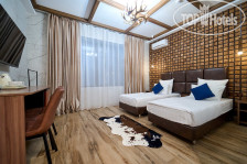 Red Wood Hotel