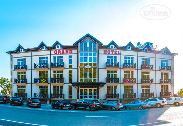 Riviera Grand Hotel