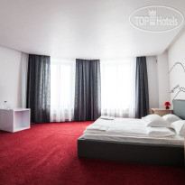 Gold Hotel