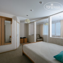 Peak Chersky Hotel 