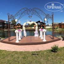 Бережки-Холл 