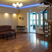 City Hotel