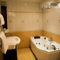 City Hotel