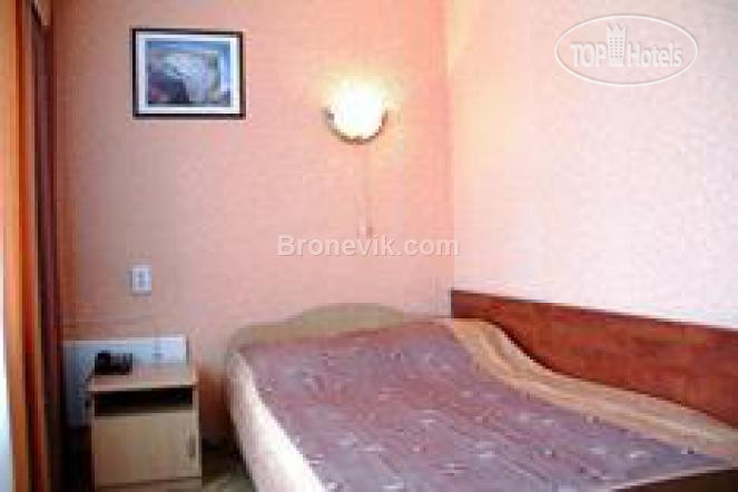 New photos from tourists Академическая 2*