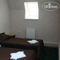 Holiday Hotel 