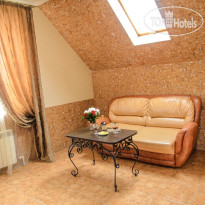 Alexandro House
