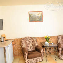 Alexandro House