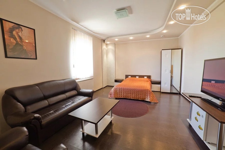 New photos from tourists La Maison