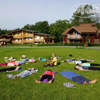 Welna Eco Spa Resort Йога на траве