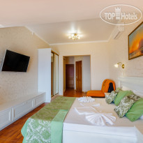 На Черноморской 