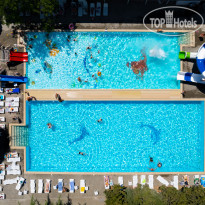 Бассейн у моря в Парк-отель Grand Kurort 