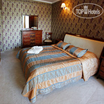 Russ Hotel