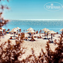 Беккер (п.Янтарный) Широкий песчаный пляж в 100м ч