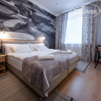 На камушках    Твин+