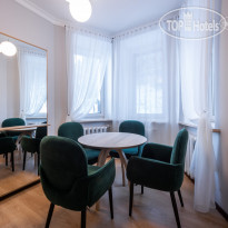 На камушках    Твин+