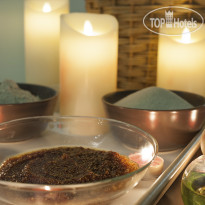 На камушках    