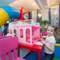 На камушках    Игровая комната