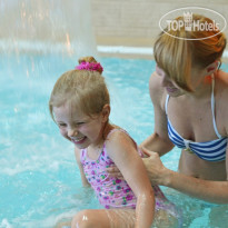 На камушках    Крытый бассейн