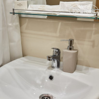 Kinney Sea View Hotel