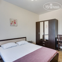 Green Holl Делюкс с кухней и балконом