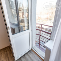 Green Holl Делюкс с кухней и балконом