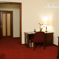 Red Royal Hotel