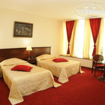 Red Royal Hotel