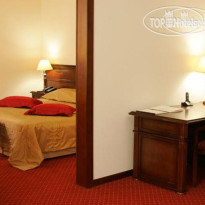 Red Royal Hotel