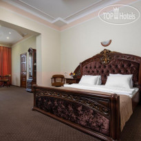 Bridge Hotel