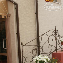 Lotus Hotel Отель