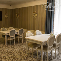 Razumovsky Business Club Hotel 