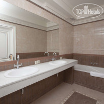 Razumovsky Business Club Hotel