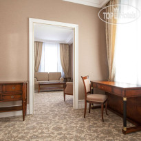 Razumovsky Business Club Hotel