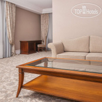 Razumovsky Business Club Hotel